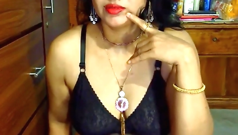 Hot amateur teen solo girl masturbating her big titties