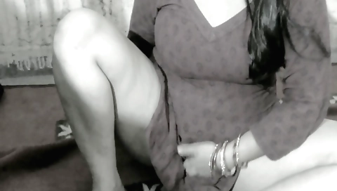 Indian amateur porn video of a big tits brunette babe