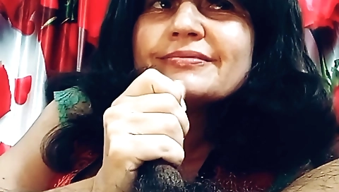 Amateur handjob and hardcore sex with a mature indian hostwife