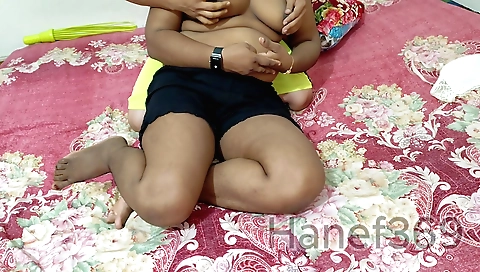 Indian teen with natural boobs takes some sweet pussy