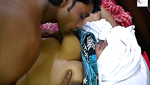 Indian brunette fucked by a thief in amateur video