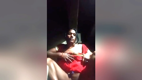 Bhabhi shows her curves and natural boobs on webcam