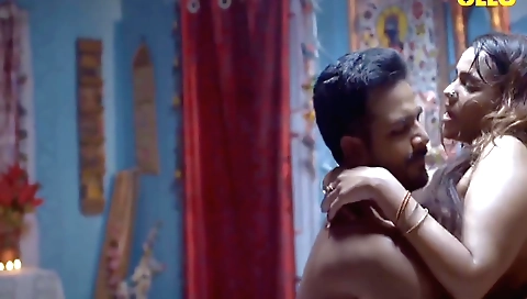 Indian couple with a big booty and a juicy body fucks in the bed