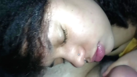 Indian girl sucks a big cock and gets her mouth filled up