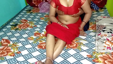 Indian brunette in her 330000d outfit getting fucked