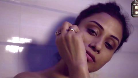 Pendrive 1 – brunette babe with a nice body and sexy ass