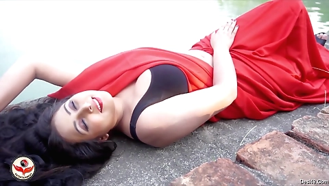 Indian brunette riding on the doggy in the backseat