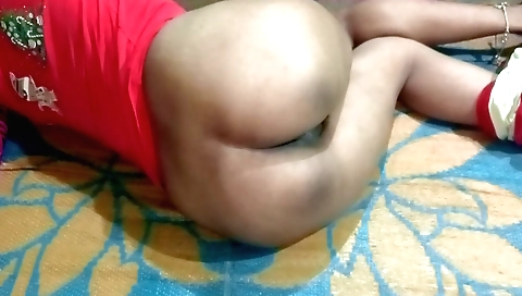 Indian amateur woman with a sexy face fucks with her friend