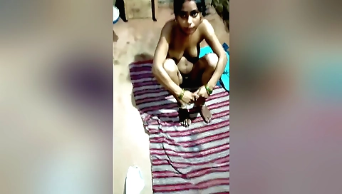 Indian amateur gets her ass and clit filled by a dildo