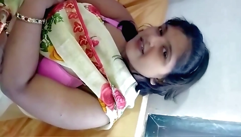 I'm showing my hairy pussy in a hot amateur porn video