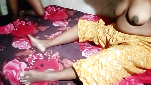 Indian girl gets fucked in her anal hole in amateur porn