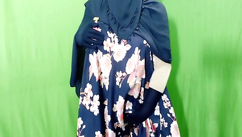 Sexy Hindi housewife moans at neighbor when fucked