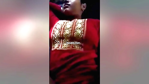 Indian girl in sexy lingerie and hairy pussy fucks