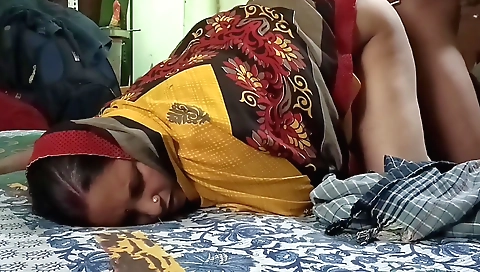 Big booty indian milf video showing her getting fucked