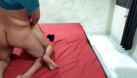 Indian girlfriend fucked on a couch in amateur porn