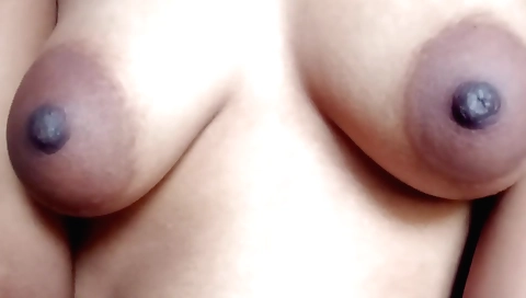 Indian girl in a sexy outfit masturbates and has fun