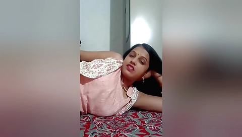 Indian girl with a sexy ass fucked by a guy in the village