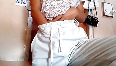 Solo girl with a sexy body and a nice pair of lips