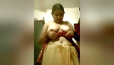 Horny indian wife shows her sexy body on webcam video