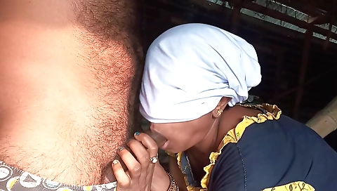 Indian babe gets hardcore handjob in the rooftop room