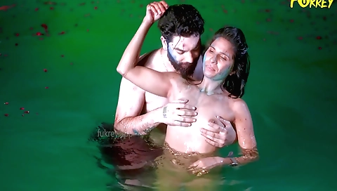 Holi Me Bhabhi Ke Sath Kiya Ganda Kaam Swimming Pool Me Sex