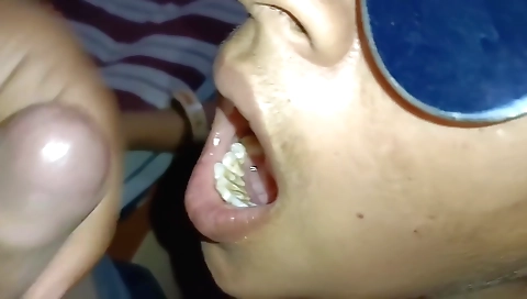 Horny brunette with a great pussy and face clips on