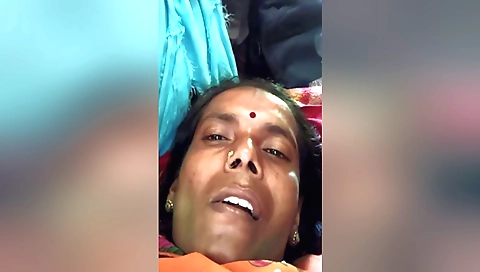 Indian slut with a great body showing her 18+ in hd video