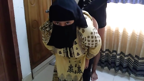 Indian teen fucked by a big dick in a hot amateur porn clip