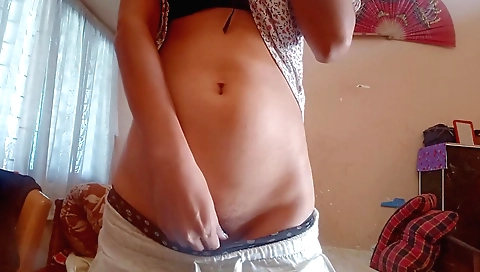 Sexy desi indian fingering her pussy in amateur video