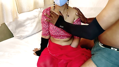 Desi girl pissing in the bathroom and having fun with the guy