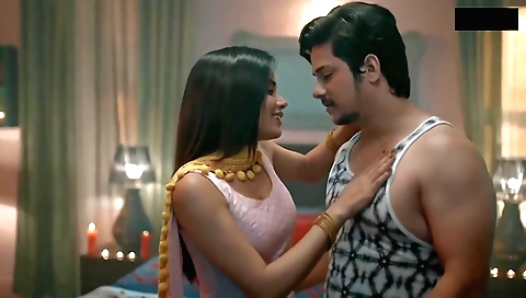 Indian hottie shows off her tits and body in lingerie