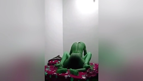 Luv's girlfriend shows a video with her lips and tits