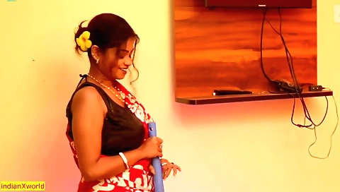 Indian Beautiful Kamwali Sex! Boss Fucking My Village Wife