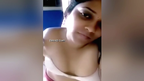 Sexy indian babe in a gorgeous amateur webcams video