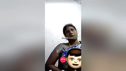 Today Exclusive -desi Bhabhi Shows Her Boobs And Pussy 2