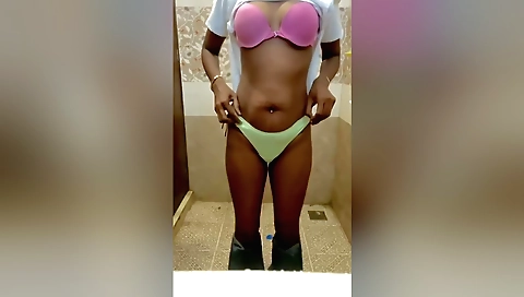 Indian girl with a shaved pussy enjoys sex with the camera