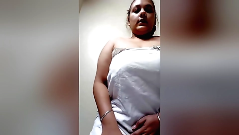 Indian chick in sexy lingerie gets fucked on webcam