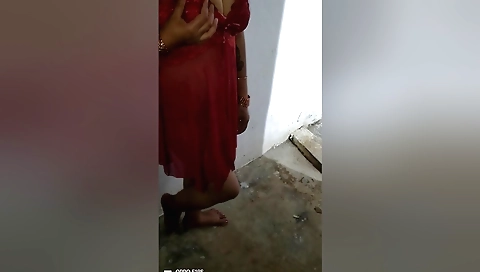 Indian bride in wedding dress gets her pussy pounded