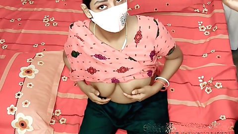 Indian amateur housewife big ass milf sucking a dick