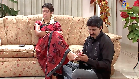 Bharyamani 281 - a brunette indian slut loves her foot fetish 281