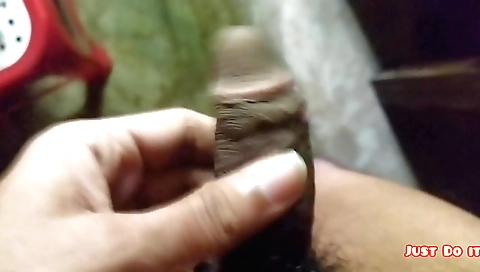 Indian babe with a nice face does amateur pov sex video