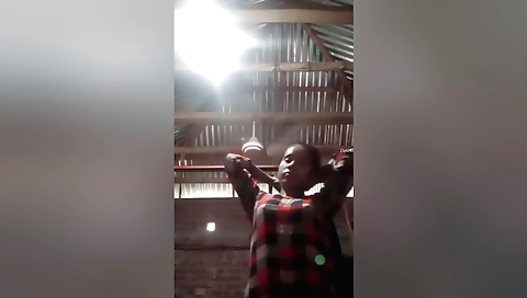 Indian chick demonstrates her boobs in homemade porn