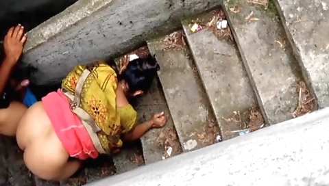 Indian girl 18+ fucks her lover in outdoor 3d clip