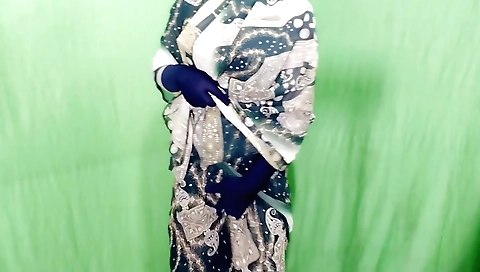 Indian amateur housewife enjoys solo sex with her stepfather