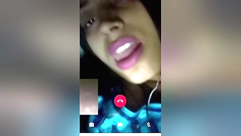 Solo varsha bhabhi shows off her beautiful body in the webcam