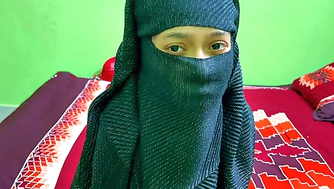 Sexy indian video with a horny dude at home and a hot babe