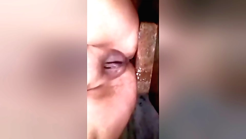 Indian naked amateur slut with a round ass takes a bath