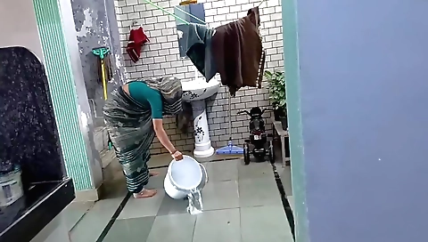 Indian teen 18+ is fucked in the cunny while she is sucking cock