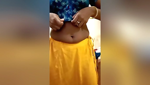 Indian teen and her stepdaddy seduce a pink bra and saree