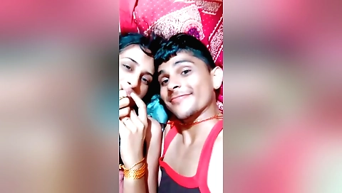 Indian amateur porn video shows a slutgie getting banged